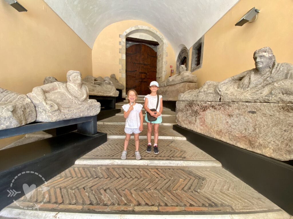 Una giornata alla Necropoli di Tarquinia per conoscere gli etruschi.