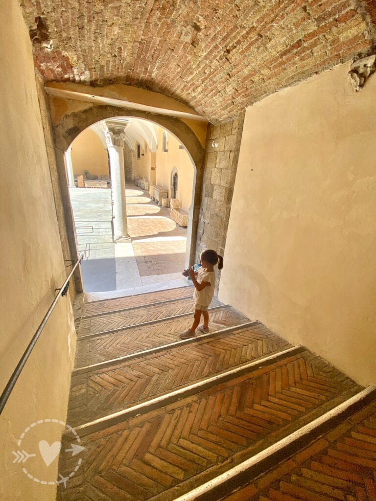 Una giornata alla Necropoli di Tarquinia per conoscere gli etruschi.