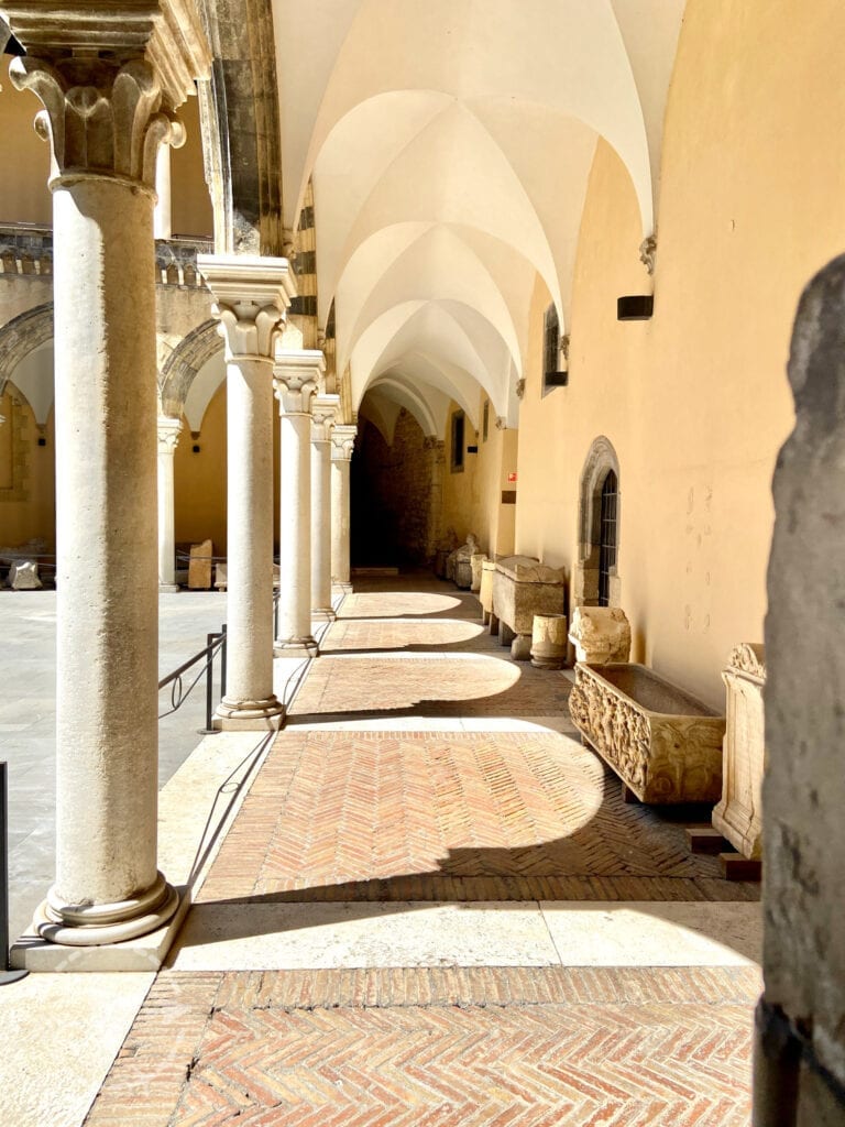 Una giornata alla Necropoli di Tarquinia per conoscere gli etruschi.