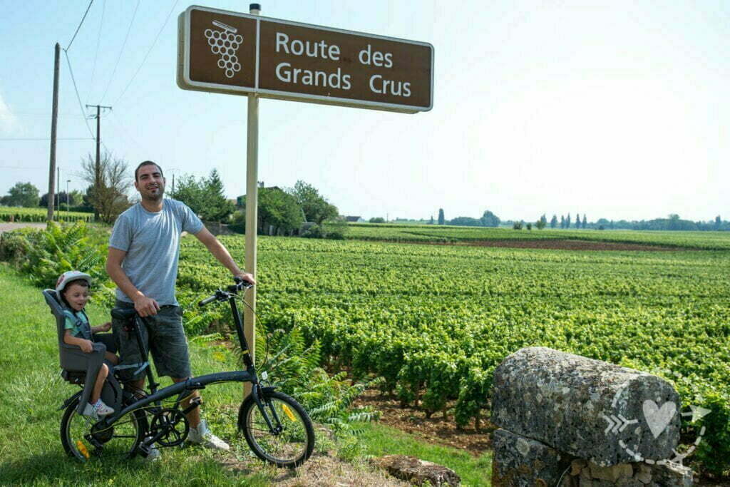 Route des Grands Crus, una strada che attraversa gli stupendi vigneti della Cote de Beaune.