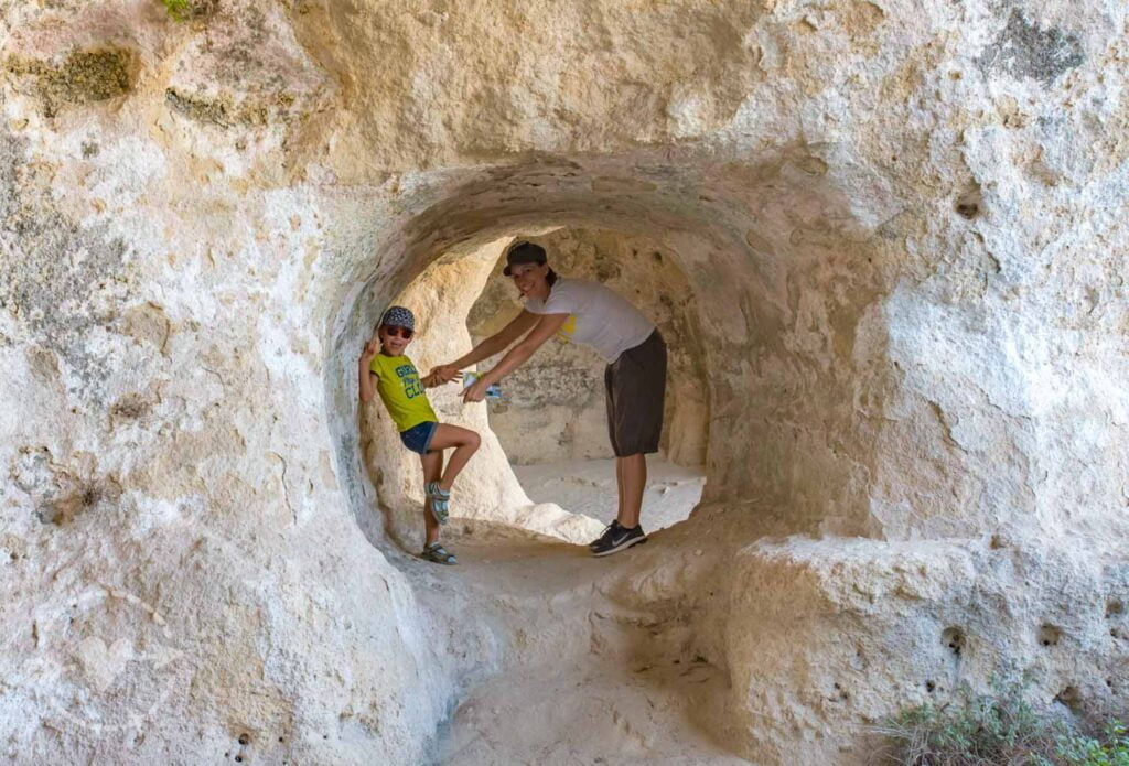 Grotta nel Parco della murgia materana