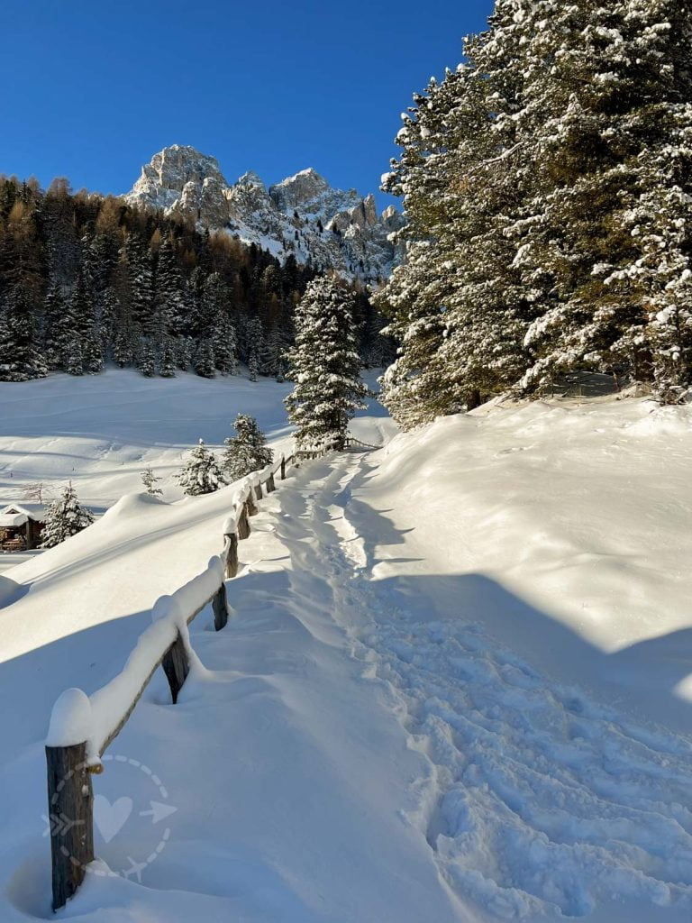 Val di Fassa in inverno. A Gardeccia sul Sentiero delle Leggende